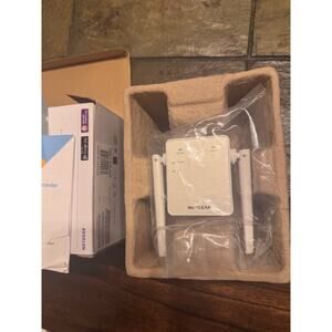 NETGEAR EX6120 AC1200 WiFi Range Extender Dual Band 1.2Gbps Wall Plug White